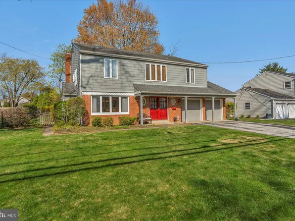 1204 Heartwood Dr, Cherry Hill, NJ 08003