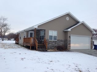 913 W Centennial Ave, Carthage, MO 64836