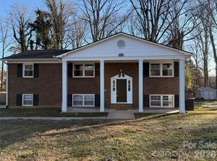 1230 18th Ave NE, Hickory, NC 28601