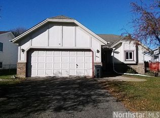 1830 Helmo Rd N, Oakdale, MN 55128