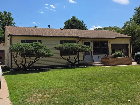 1407 E Crowley St, Wichita, KS 67216