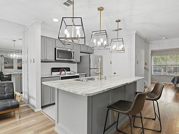 5th image of 11311 SIR WINSTON ST #806