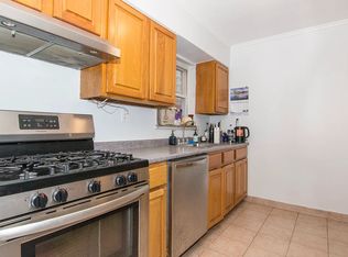 25-73 38th St #3A, Astoria, NY 11103