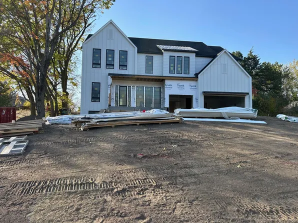 2220 Pine Island Rd, Minnetonka, MN 55305