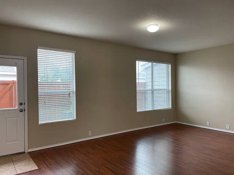 2620 Tilden Dr — Photo 8