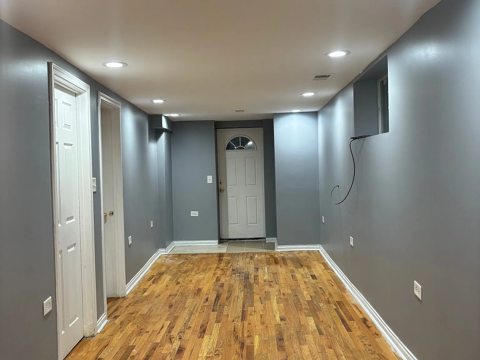Legal 3 Bedroom, 1Bath basement /garden unit in the Hermosa Neighborhood. — Photo 1