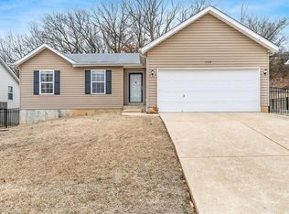 2349 Arkansas Dr, High Ridge, MO 63049
