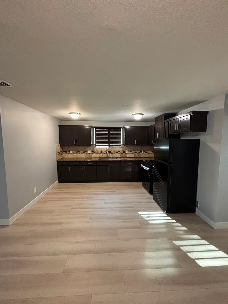 5 bed, 1857 sqft, $3,850 — Photo 4