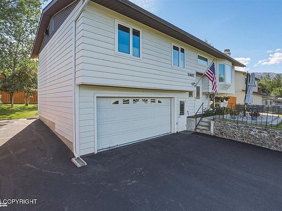 5th image of 11407 Echo St