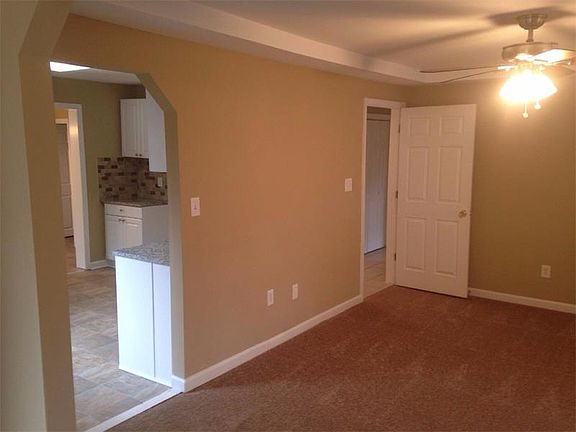 3rd image of 4705 Puckett St