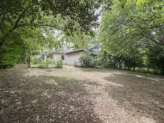 5th image of 1273 E Broad St