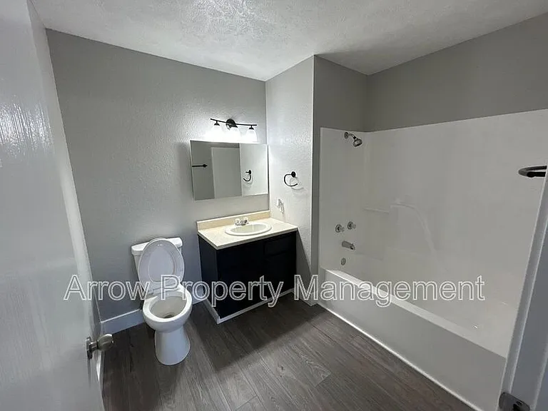 940 S 27th St #5 — Photo 5