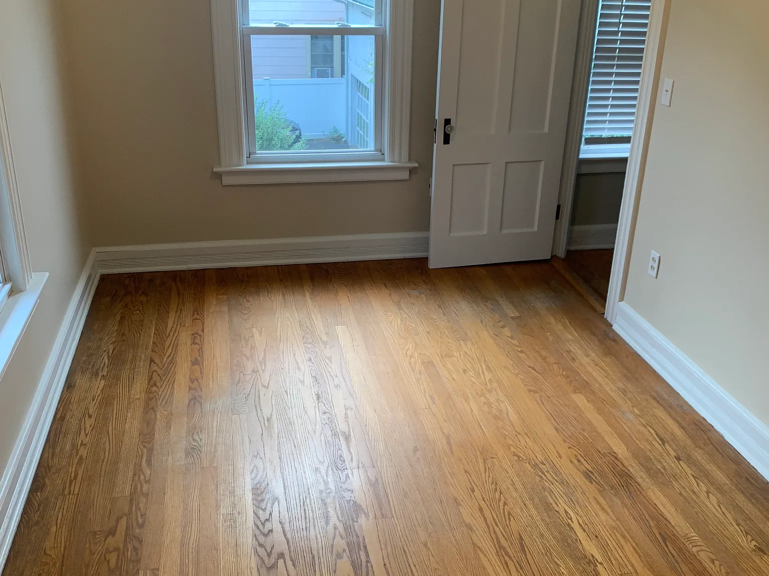 3 bed, 1200 sqft, $2,200 — Photo 4