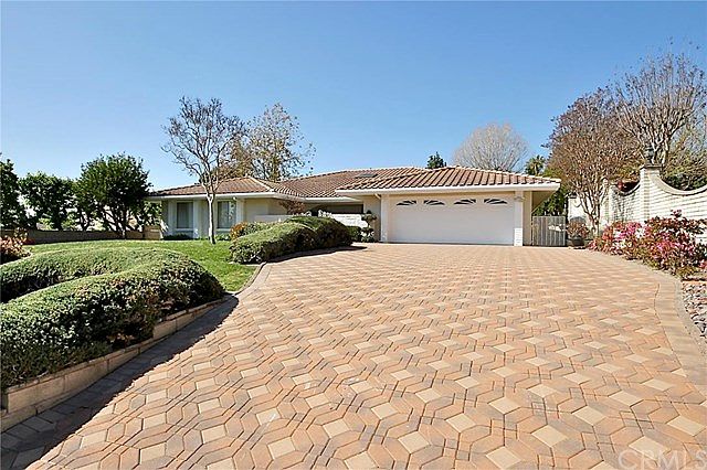 1st image of 2407 Linda Ln