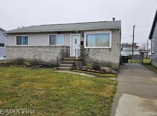 16269 Nicolai Ave, Eastpointe, MI 48021