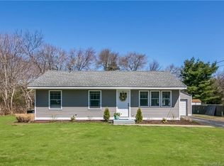 19 Deerfield Rd, Waterford, CT 06385
