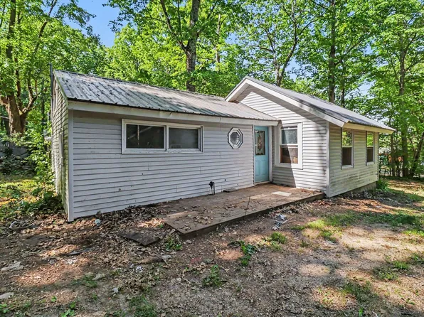 114 S 180th Ave, Hesperia, MI 49421