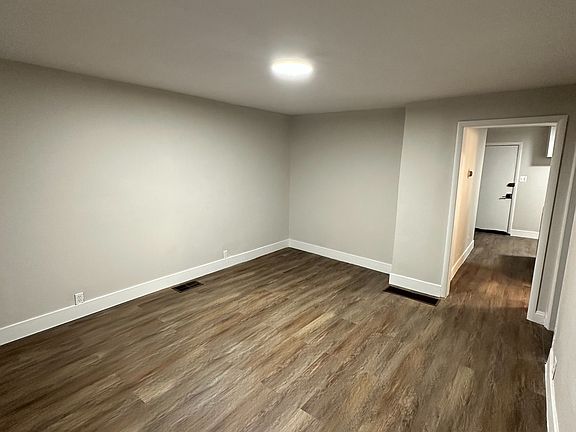 5th image of 1927 N Sheffield Ave APT 1R