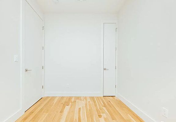 4th image of 2028 Davidson Ave #3E