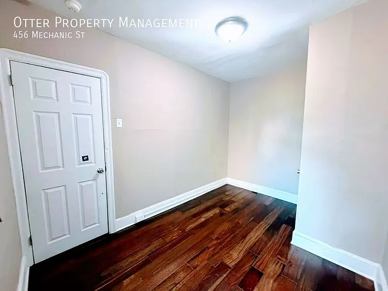 456 Mechanic St — Photo 32