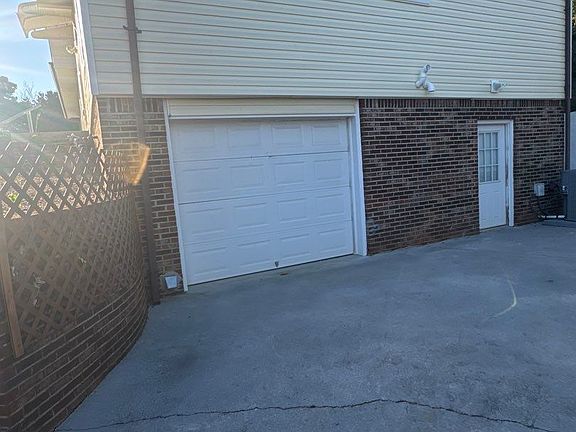 2nd image of 1706 Joan Dr #B