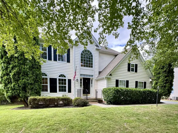 12941 Champlain Dr, Manassas, VA 20112