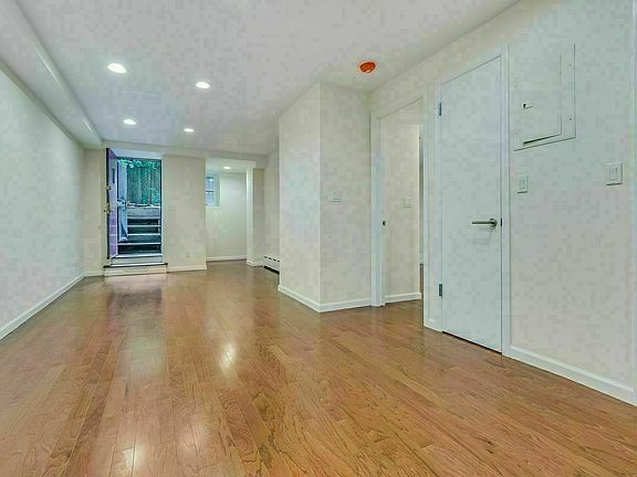 4th image of 331 E 89th St #G