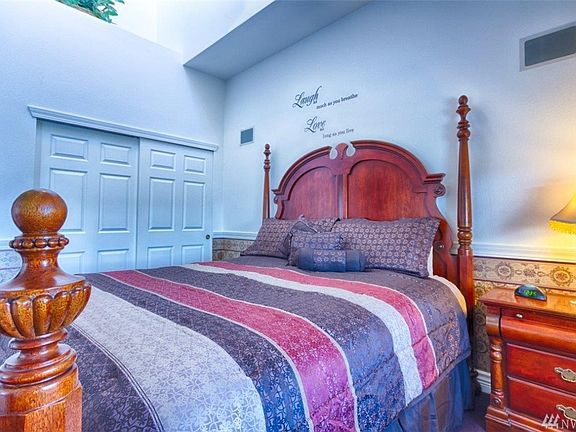 2nd image of 855 Ocean Shores Blvd NW #204
