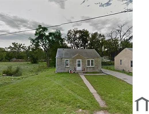 4031 Redman Cir — Photo 1