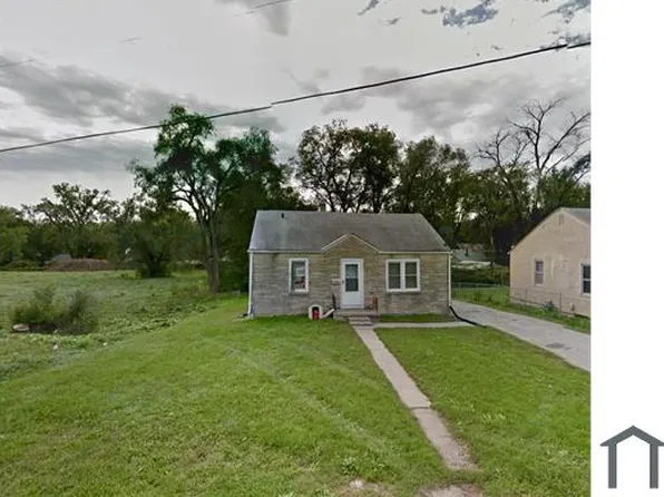 4031 Redman Cir, Omaha, NE 68111