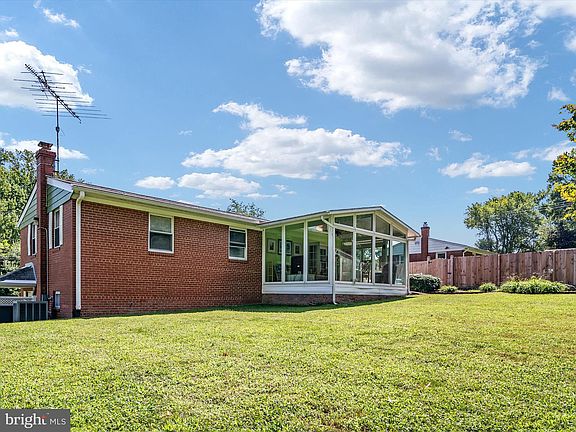 5th image of 5205 Roblee Dr