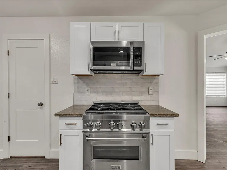 12312 Yarmont Way — Photo 10