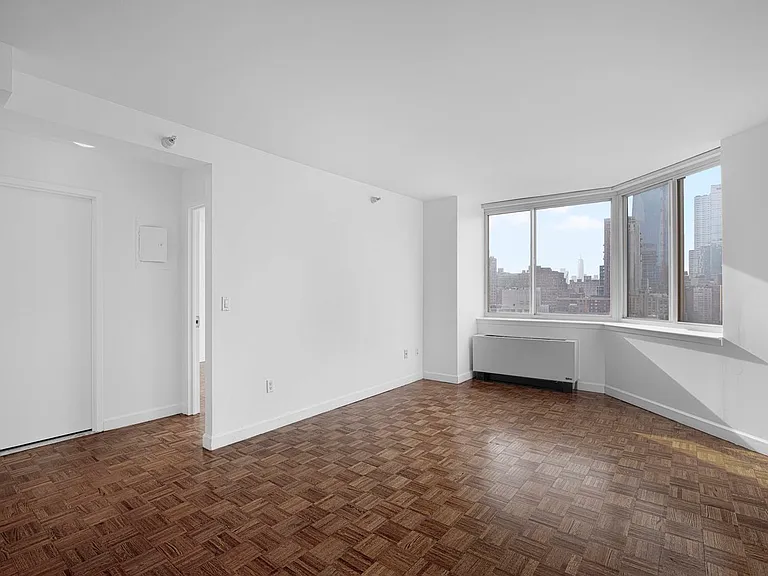 420 W 42nd St #19G — Photo 2
