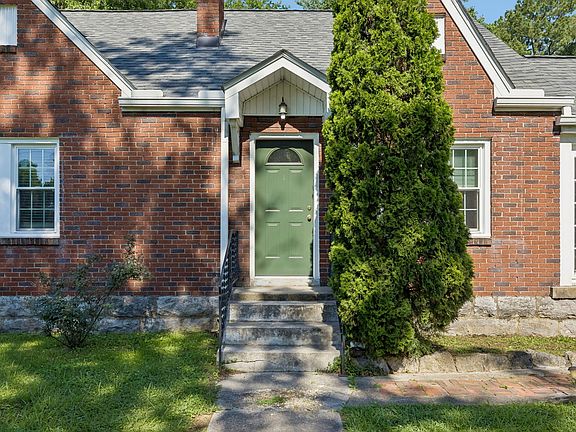 3rd image of 312 Castle Heights Ave