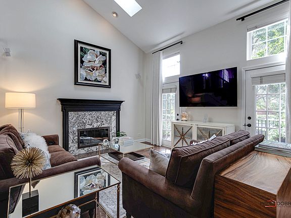 3rd image of 17 Ashford Ct