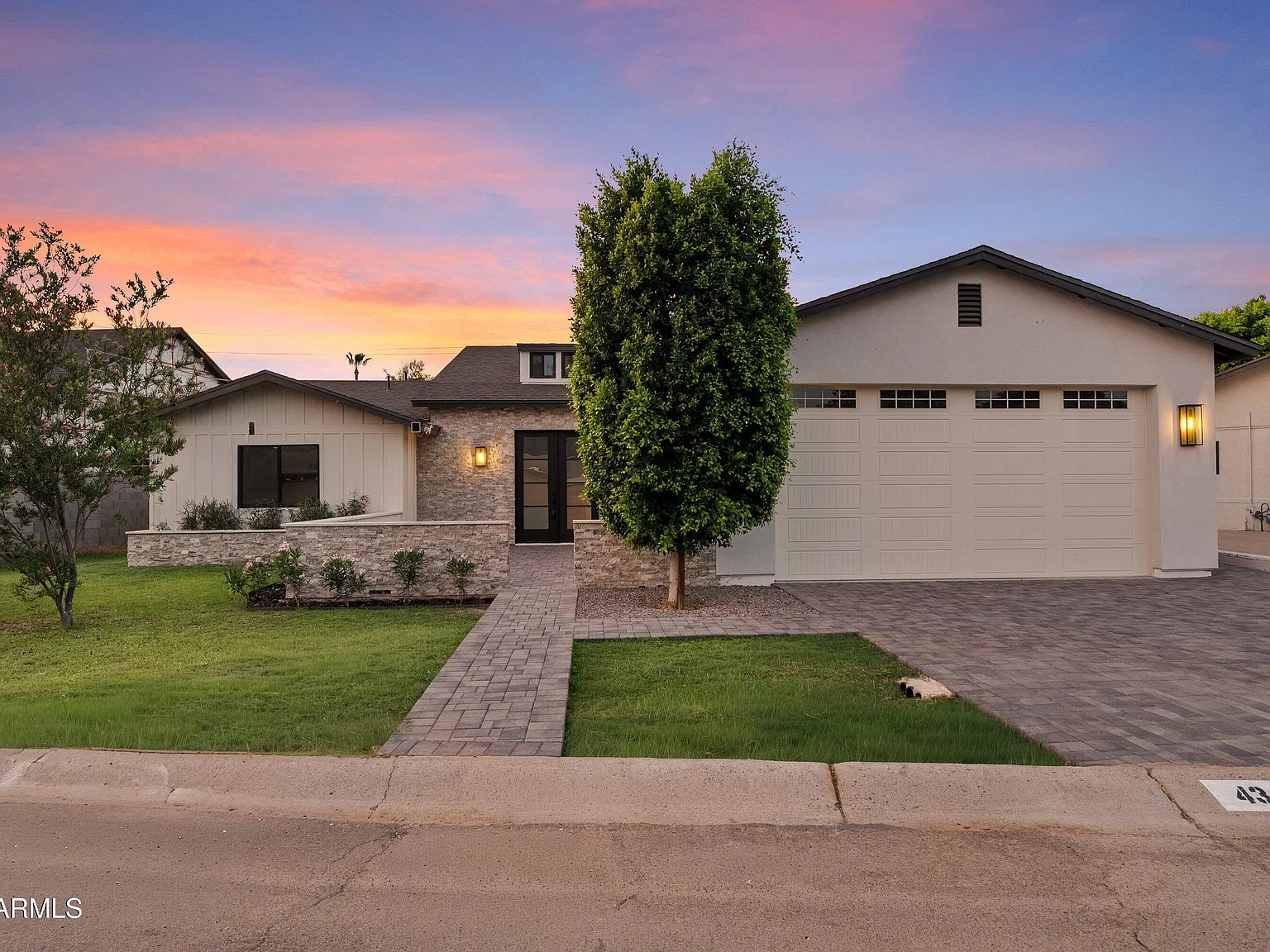 4 bed, 4.5 bath, 3350 sqft, $14,000 — Photo 2