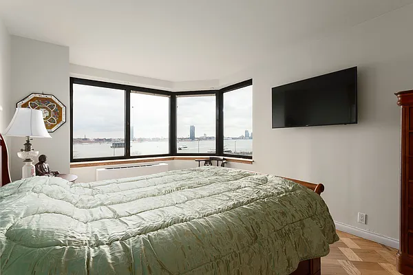 Rented by Oxford Property Group | media 8