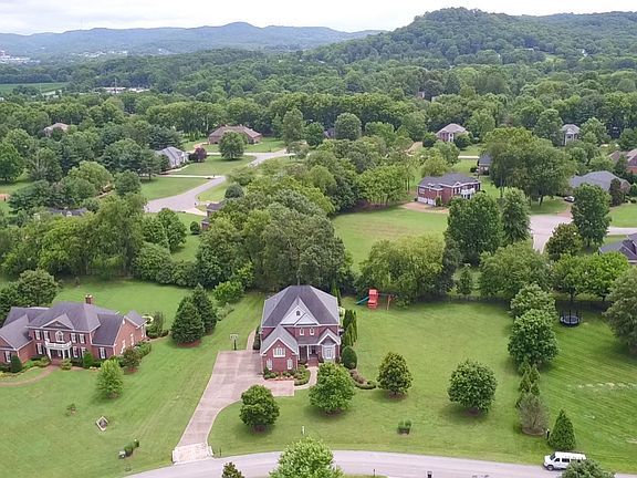 3rd image of 2133 Summer Hill Cir