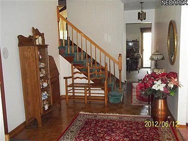 3rd image of 6179 Sherwood Dr