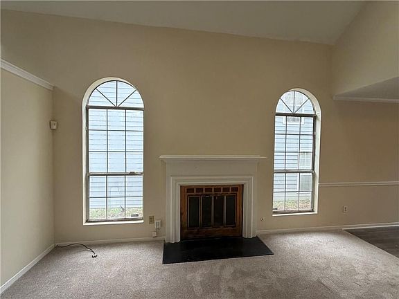 3rd image of 1040 Hampton Hill Ct