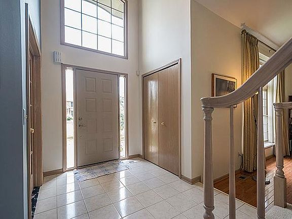 2nd image of 2963 Leslie Park Cir