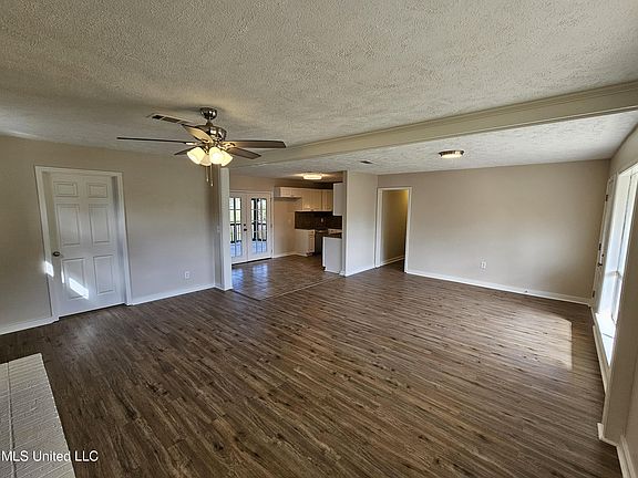 4th image of 2038 Ramona Dr