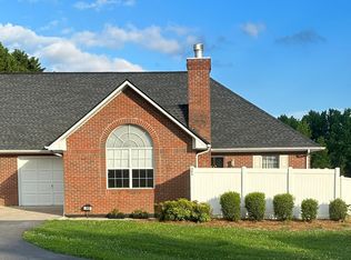 303 Alston Ridge Ct, Cornelia, GA 30531