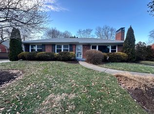 6403 Regency Ln, Windy Hills, KY 40207