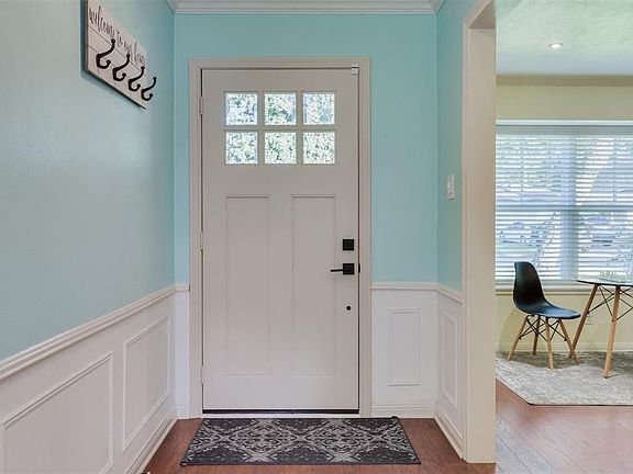 3rd image of 1207 Calderwood Dr