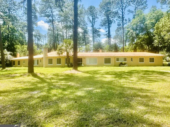 1002 Cherokee Cir, Waycross, GA 31501