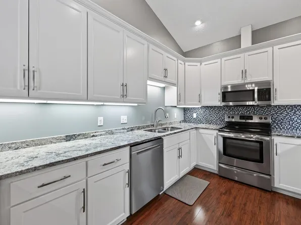 834 Seal St, Saint Paul, MN 55114