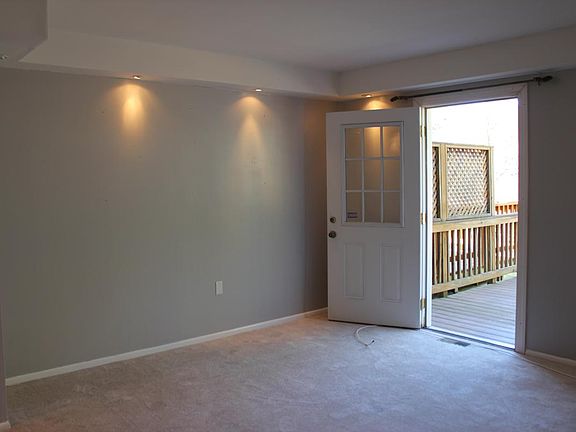 3rd image of 6 Birdseye Ct