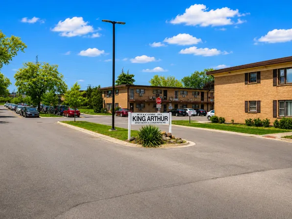 39 King Arthur Ct APT 15, Northlake, IL 60164