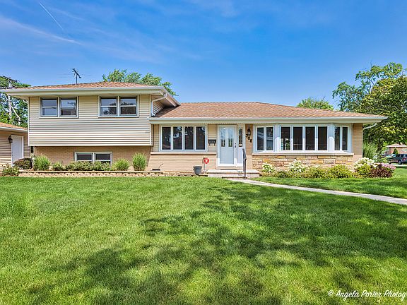 3rd image of 308 Crescent Dr